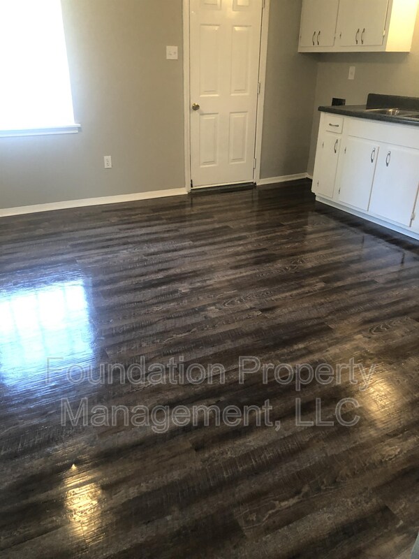 Foto principal - 1154 Western Park Dr