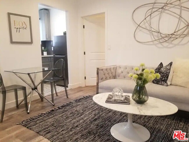 Foto del edificio - 335 E 65th St