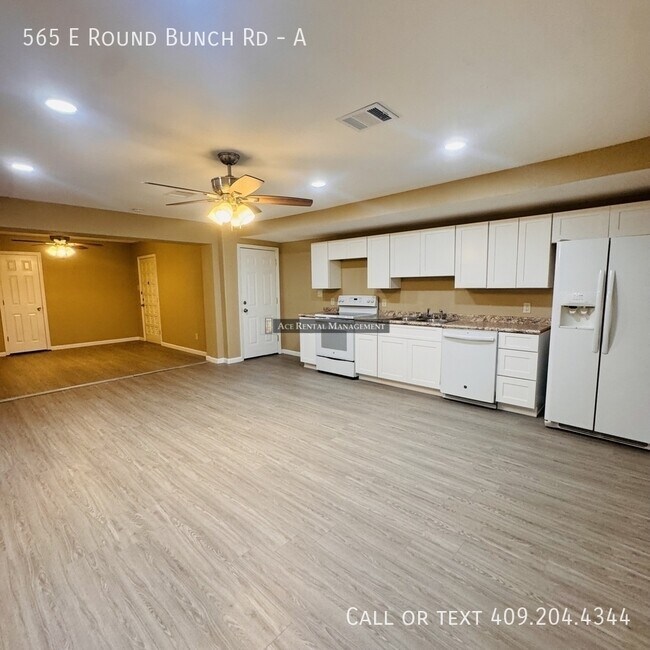 Foto del edificio - 565 E Roundbunch Rd