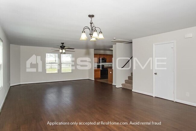 Building Photo - 3693 Sw Avalon Lake Dr