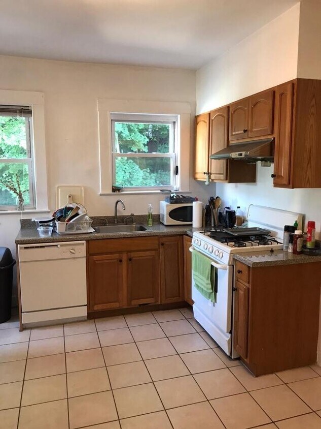 Primary Photo - 4 bedroom in Newton MA