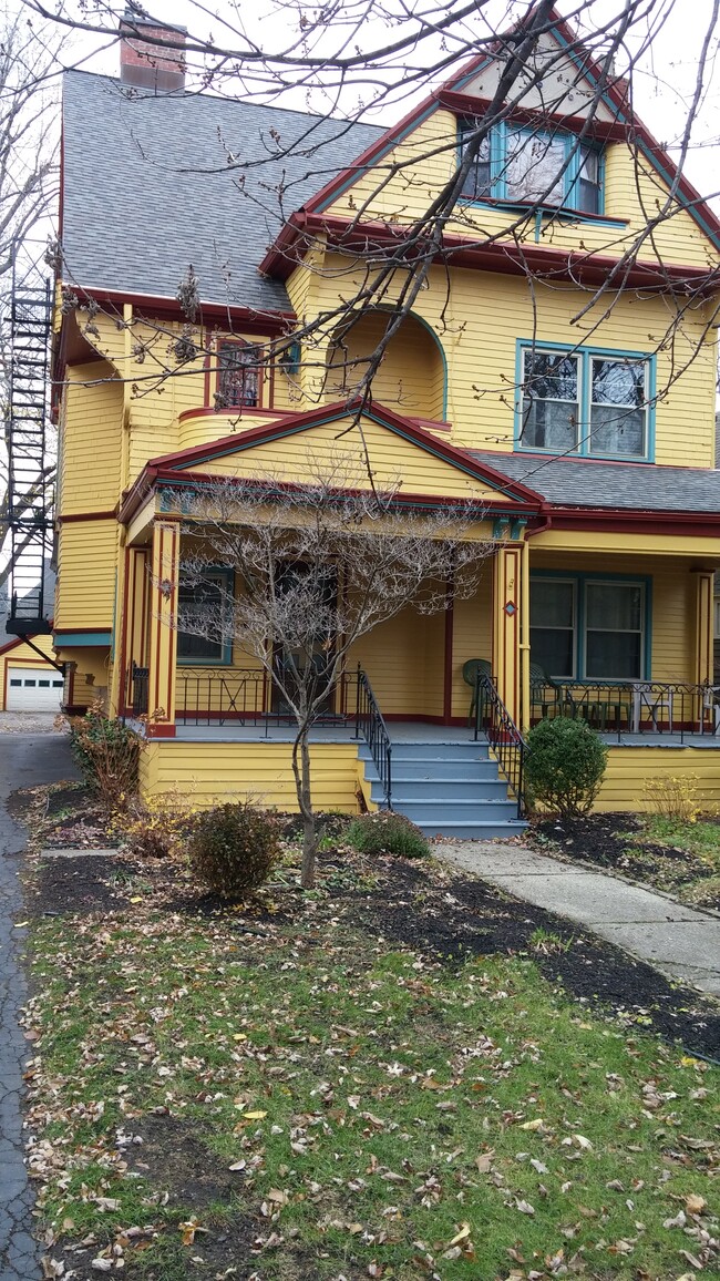 Building Photo - 60 Ashland Ave