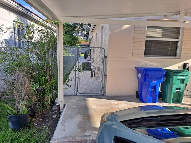 Gated entryway - 2760 SW 25th St
