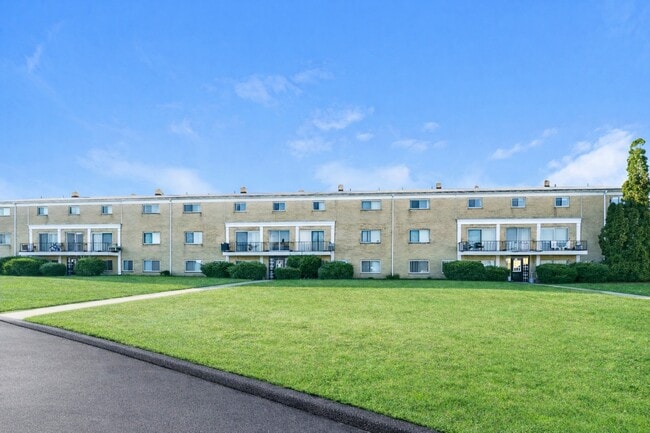 Building Photo - Sunnyslope Terrace