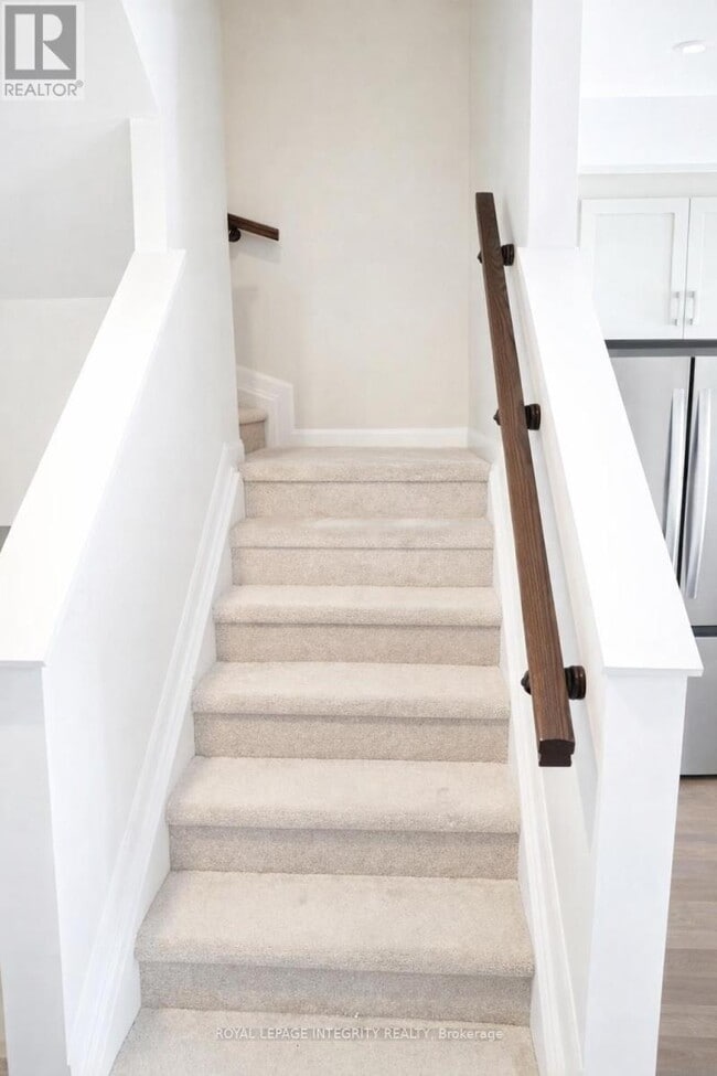 Photo du bâtiment - 716 Fairline Row