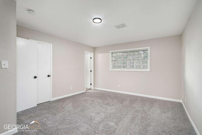 Foto del edificio - 2243 Oak Cir