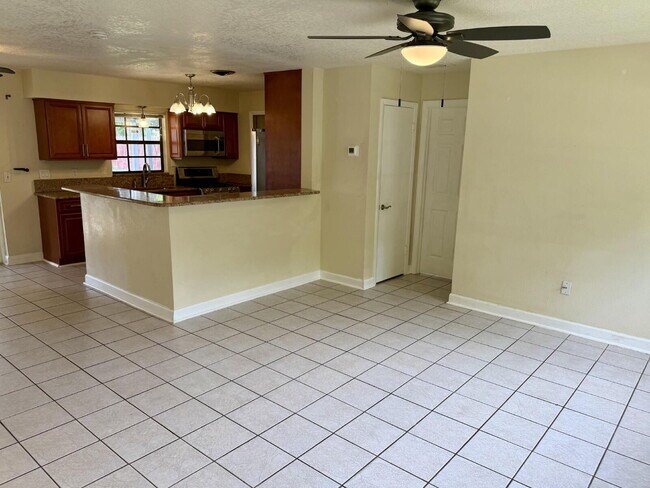 Building Photo - FOR RENT IN ROCKLEDGE — $2,350/MONTH