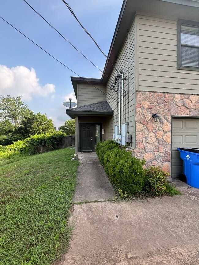 Building Photo - 146 Keo Kea Ct