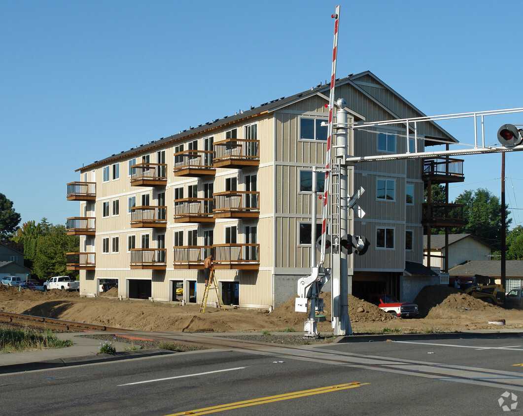 Building Photo - 12th Street Lofts