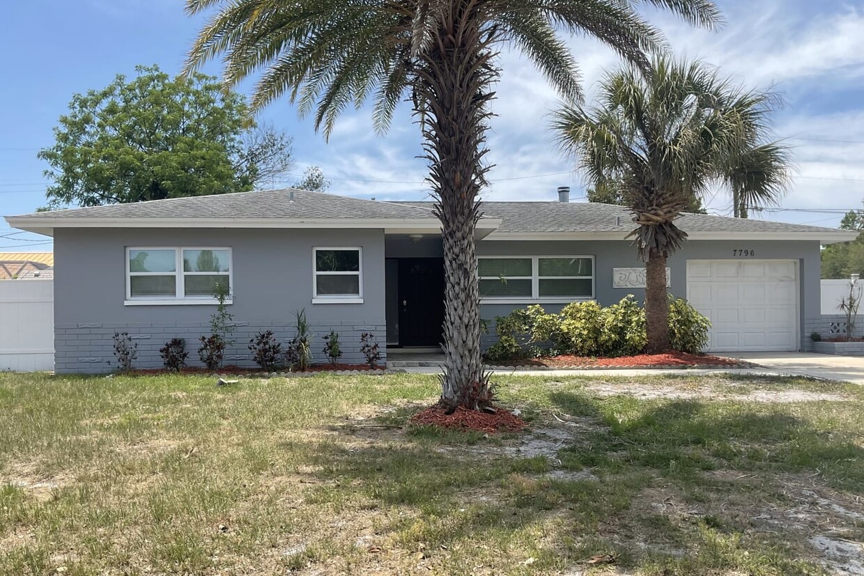 7796 Barry Ct - House Rental in Seminole, FL | Apartments.com