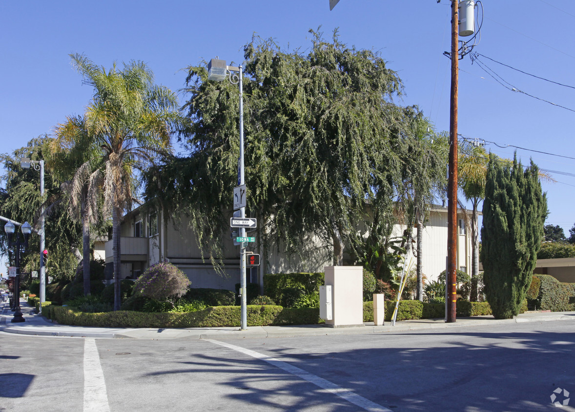 Building Photo - Sunnyvale Apartments