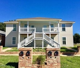 Building Photo - 1106 32nd Ave