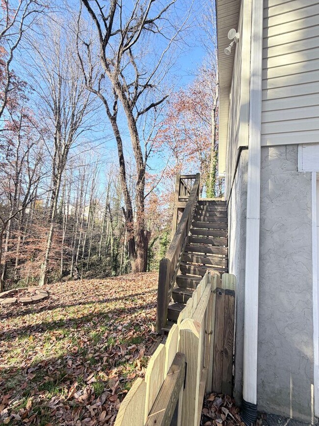 Foto del edificio - West Asheville 3 Bed, 2 Bath Home For Rent