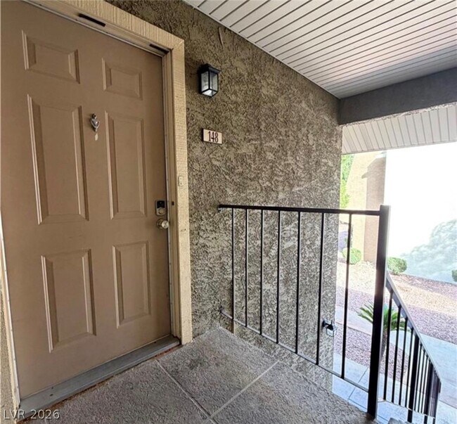 Foto del edificio - 5044 River Glen Dr