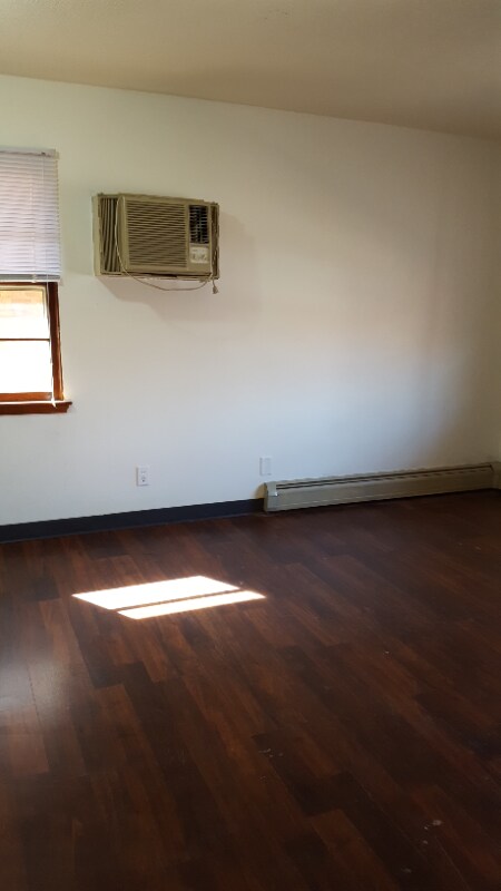 Building Photo - 135 8th St S