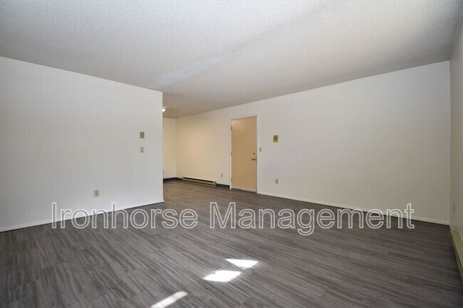 Foto del edificio - 811 W Villard St