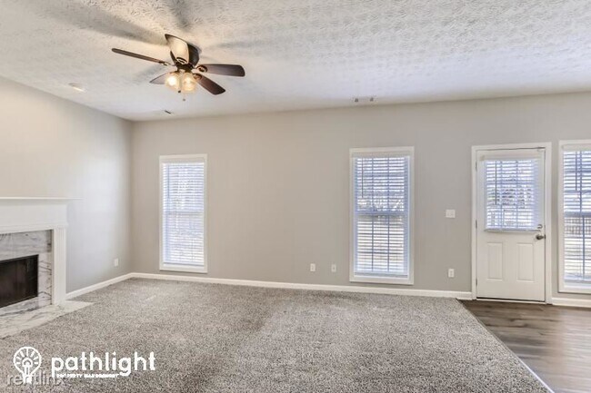 Building Photo - 4 br, 2.5 bath House - 3008 Express Lane N...