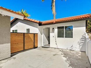 Building Photo - 908 Daisy Ave