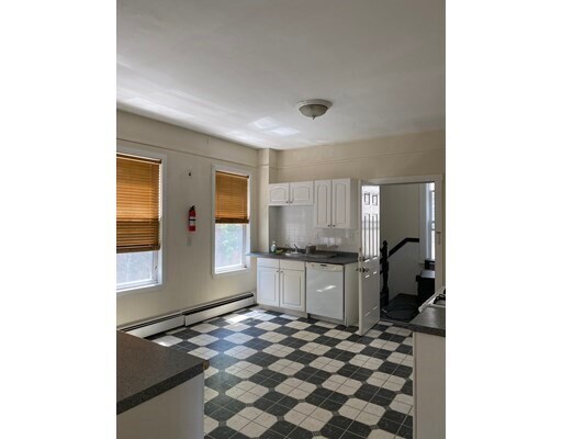 Primary Photo - 214 Broadway