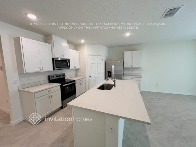 Building Photo - 534 SW Prima Vista Blvd