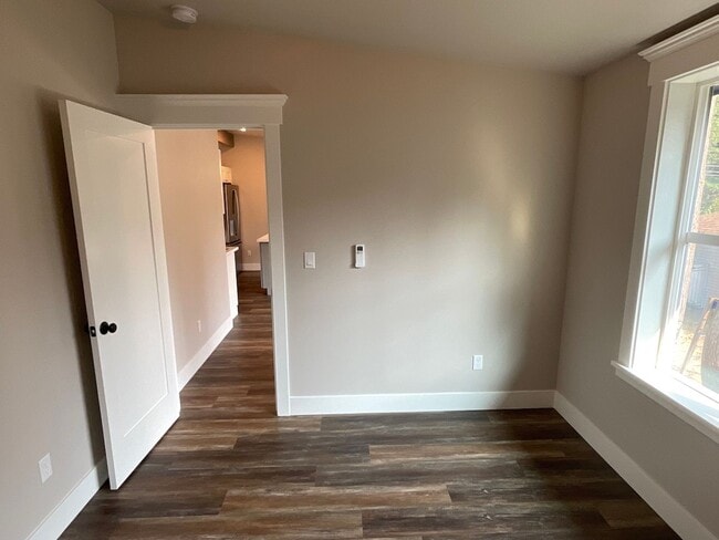 Building Photo - Exquisitely Stunning 2 Bedroom Condo for r...