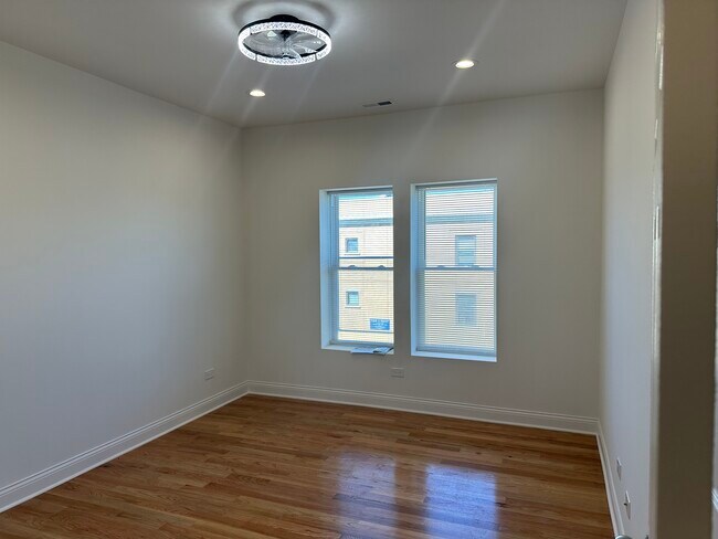 Foto del edificio - 5678 W Washington Blvd