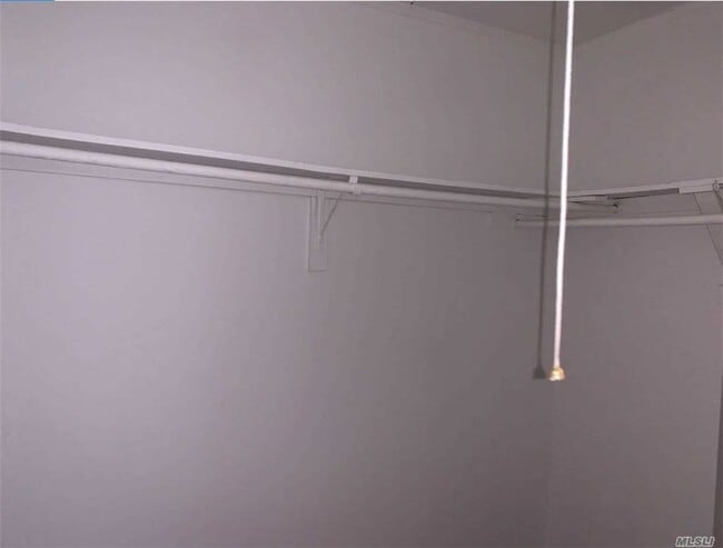 Foto del edificio - 100 Clinton Ave