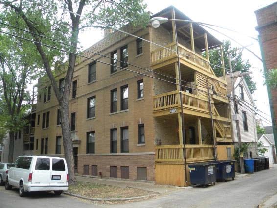 Building Photo - 1641 W Waveland Ave