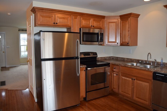 Building Photo - 612 Mountain Stone Rd