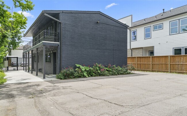 Foto del edificio - 6810 Del Rio St