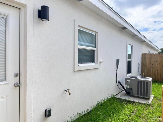 Foto del edificio - 14 Yankton St