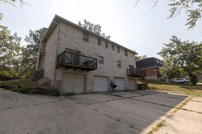 Building Photo - 3305 Belle Meade Dr