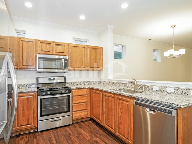 Building Photo - 4300 Edgewater Blvd NE