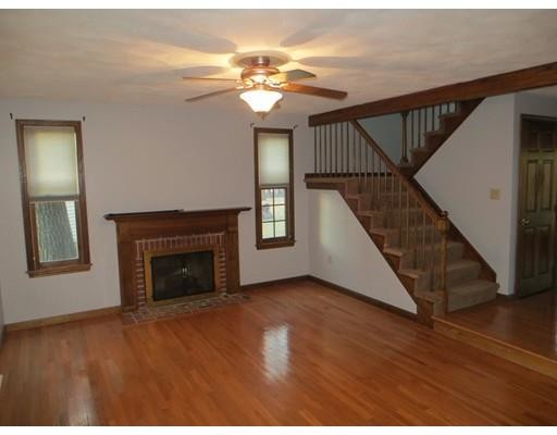 Foto del edificio - 821 Wellman Ave