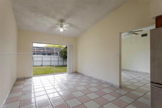 Foto del edificio - 10975 SW 158th Terrace
