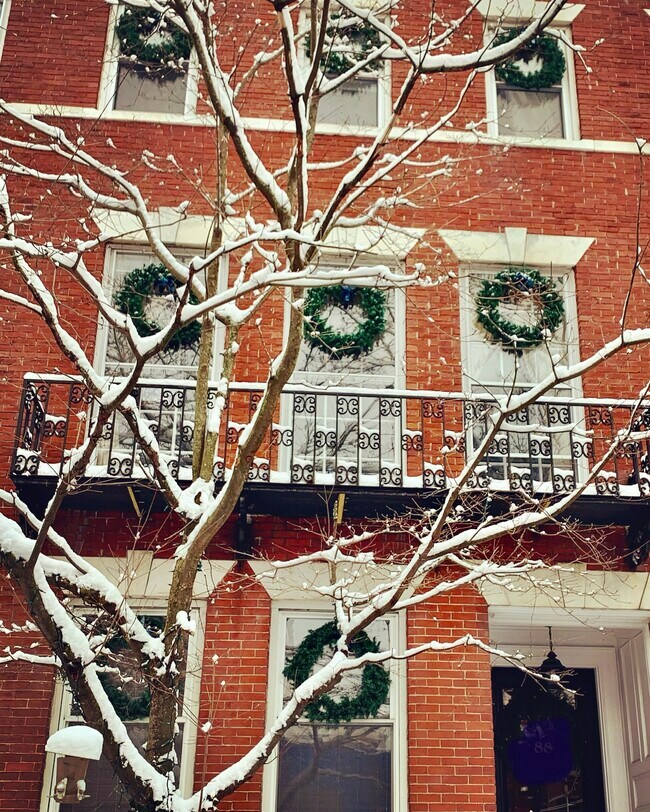 Frente del edificio - 88 Harvard Ave