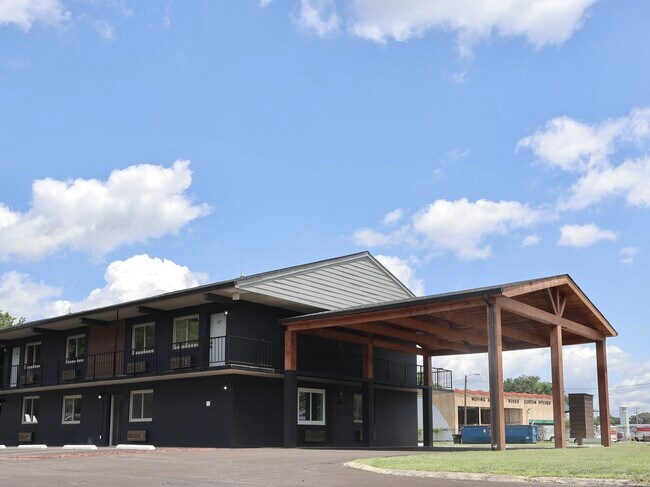 Foto del edificio - Southside Square Apartments - NOW LEASING