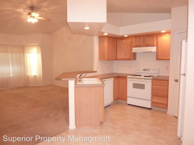 Building Photo - 16635 Smoky Mountain Ave