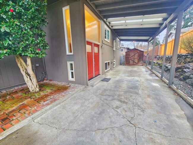 Photo - Beautiful 4 Bed 3 Bath Spacious Home in Re...