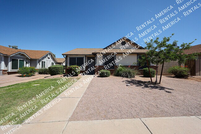 Foto del edificio - 1055 N Recker Rd