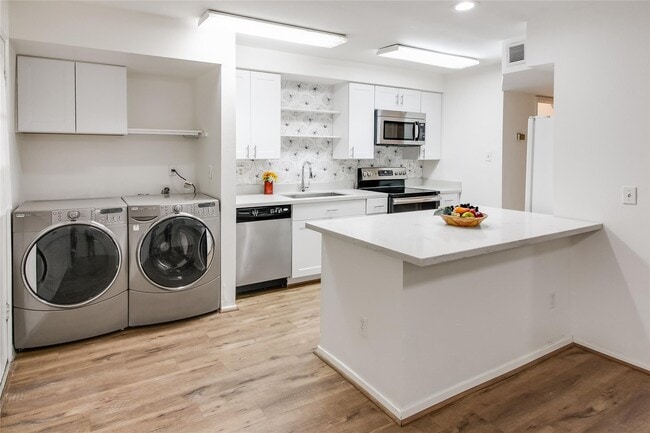 Foto del edificio - 9303 Hammerly Blvd