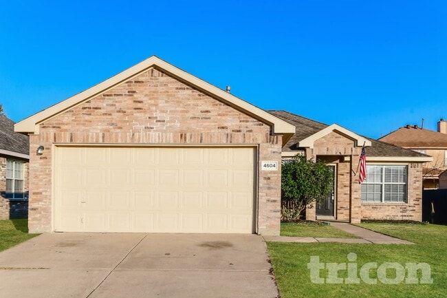 Building Photo - 4604 Palm Ridge Dr