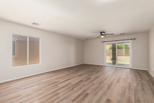 Foto del edificio - 25252 W Cranston Ln