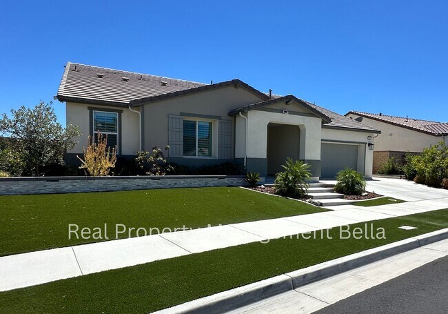 Foto del edificio - Gorgeous 3-Bedroom Single-Story Home with ...