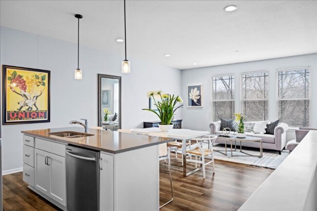 Foto del edificio - 731 N 74 St