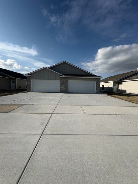Building Photo - 12948 E Blake St