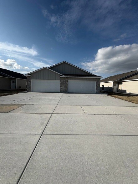 Foto del edificio - 12948 E Blake St