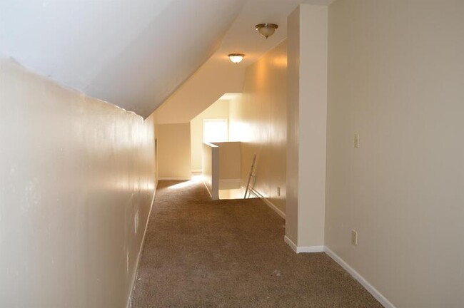 Building Photo - 673 Sims Ave