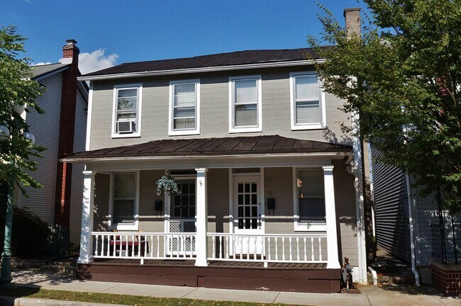Building Photo - 110 S 5th St