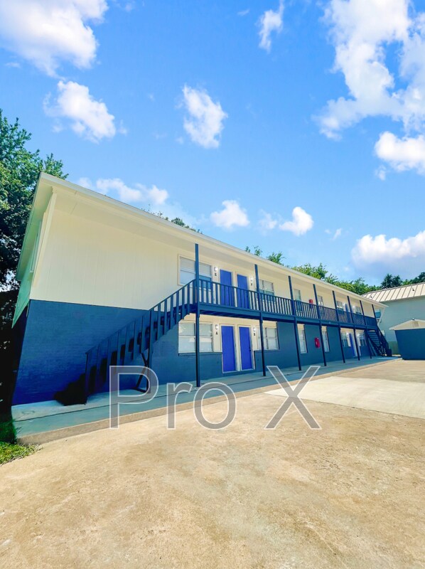 Building Photo - 1853 W Deane St